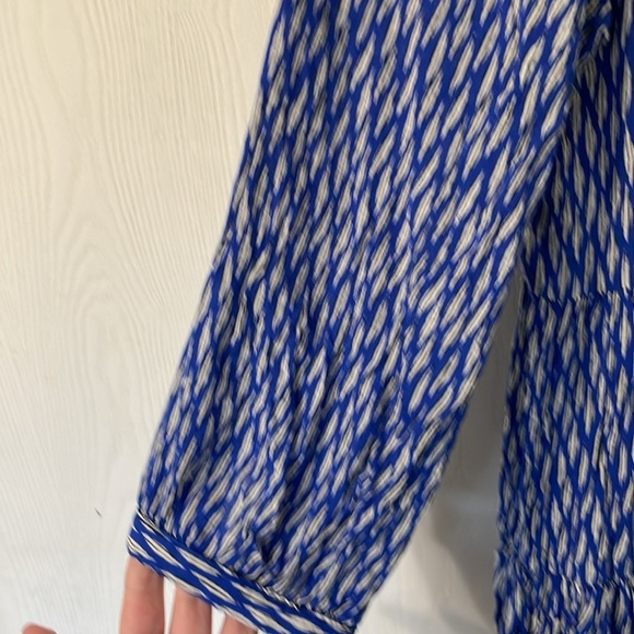 Maeve by Anthropologie Flowy Ruffled Blue/White Blouse With Buttons Size Small - Picture 6 of 8